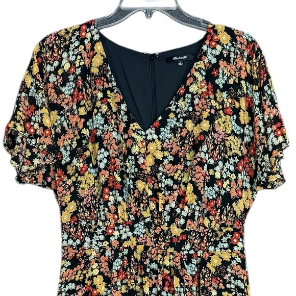 Madewell Dark Floral Flutter Sleeve V-Neck Tiered Midi Dress Size 6 - Picture 7 of 16